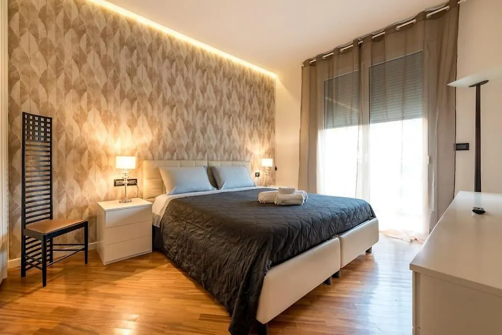 Suite Mina Central Apartment Bologna Italy