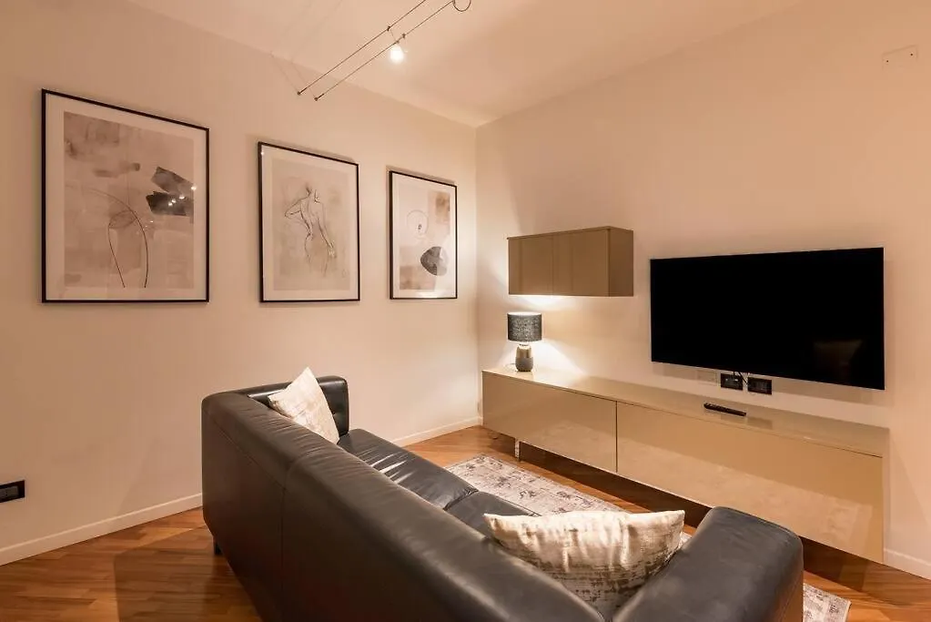 Suite Mina Central Apartment Bologna Italy